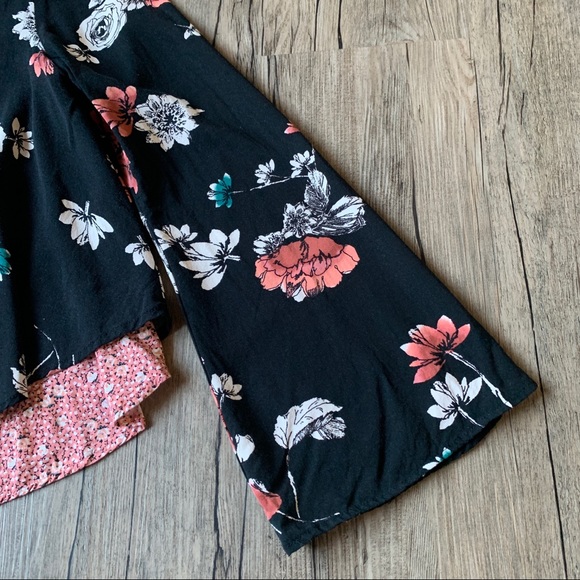 Rue21 | Floral Bell Sleeve Top - Picture 4 of 11